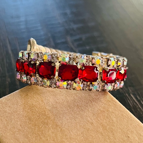 Red Christmas, homecoming, prom, formal earrings and bracelet set. - Picture 3 of 5